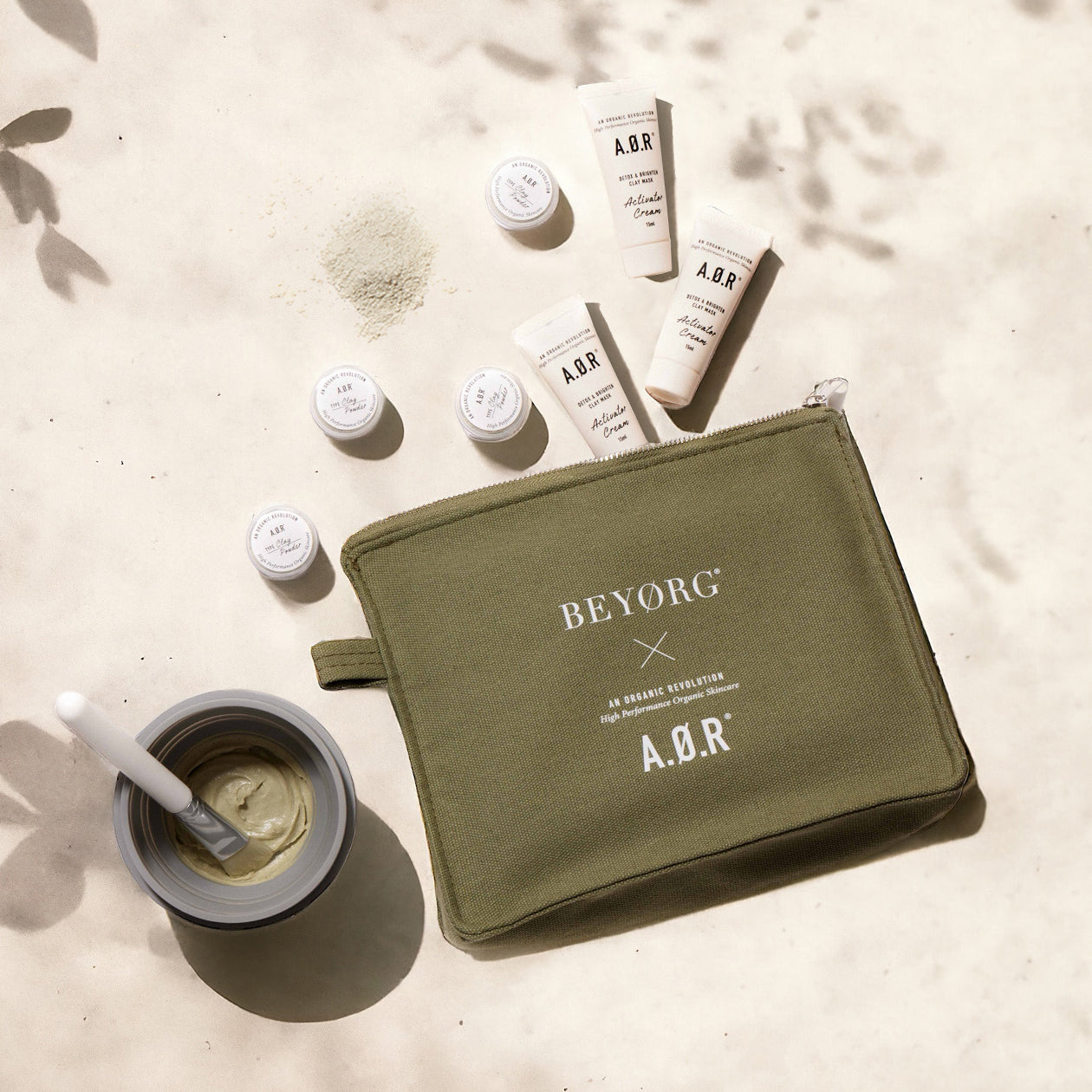 DETOX & BRIGHTEN CLAY MASK