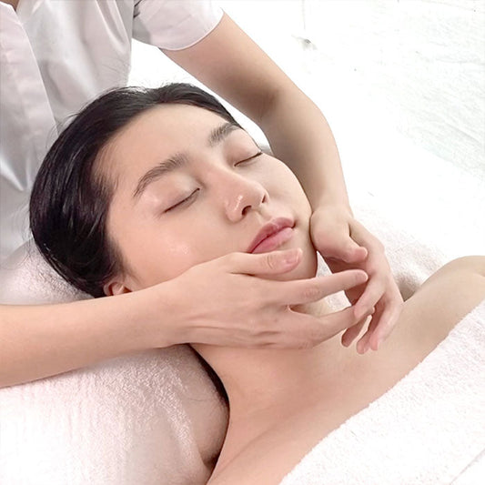 EXPRESS DEEP CLEANSING AND HYDRATING FACIAL