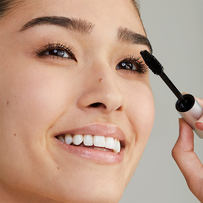 STRAIGHT UP VOLUMIZING PEPTIDE MASCARA